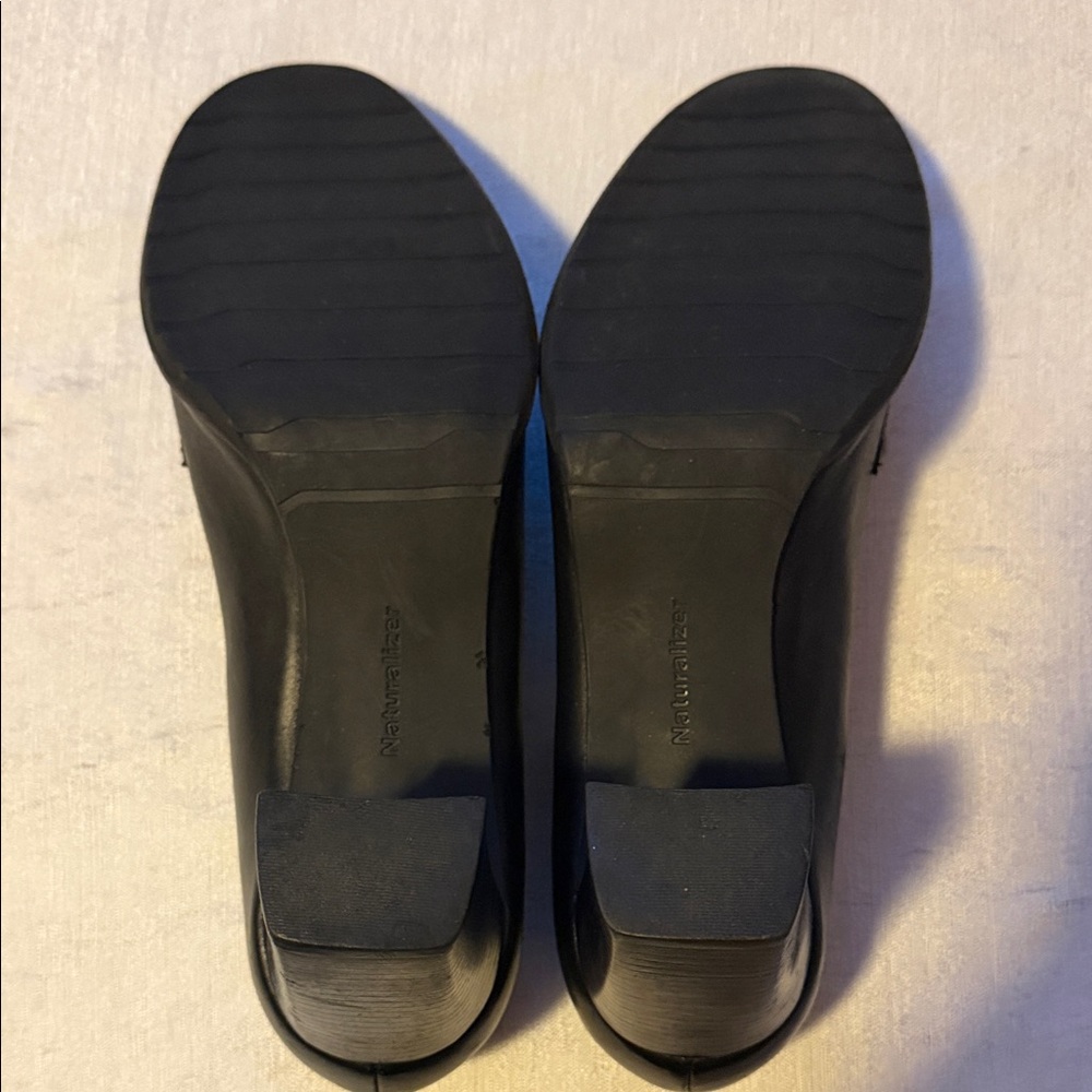 Naturalizer Women's Classic Black Leather Block Heel Pumps - Slip On Size 10 - Picture 9 of 11